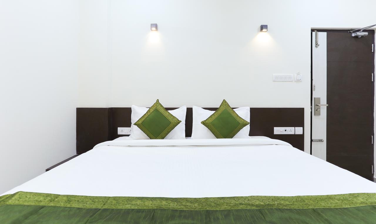 Majestic Inn Chennai Extérieur photo