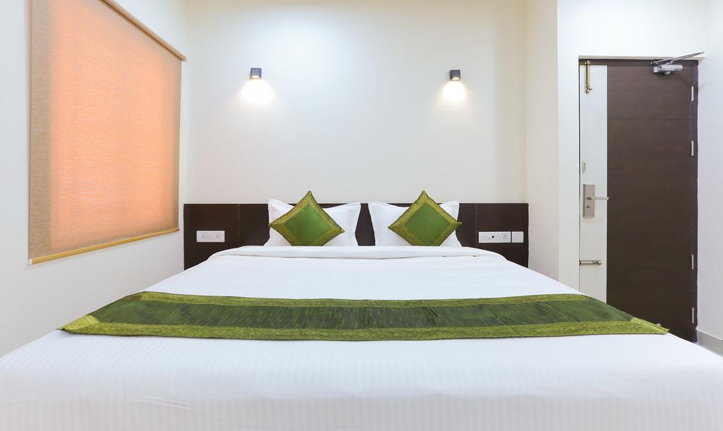 Majestic Inn Chennai Extérieur photo