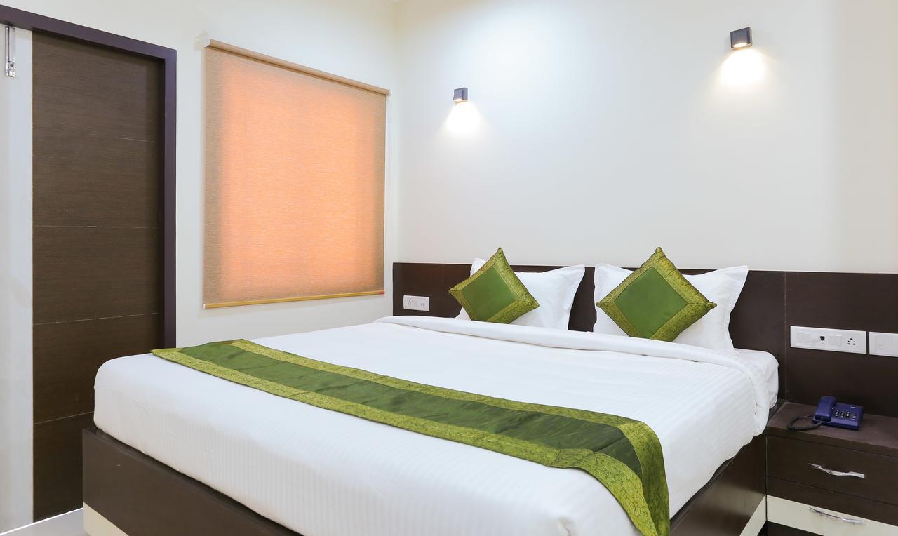 Majestic Inn Chennai Extérieur photo