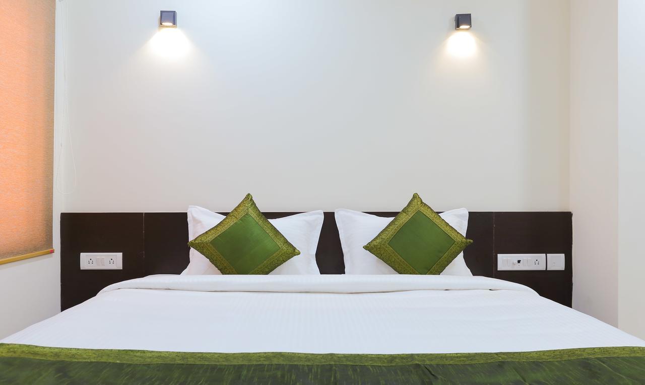 Majestic Inn Chennai Extérieur photo