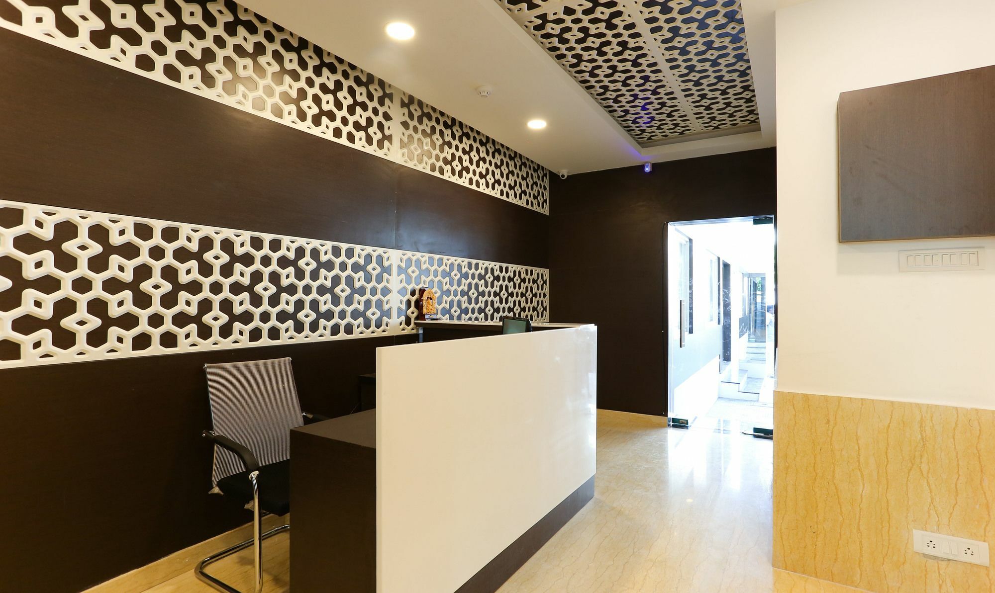 Majestic Inn Chennai Extérieur photo